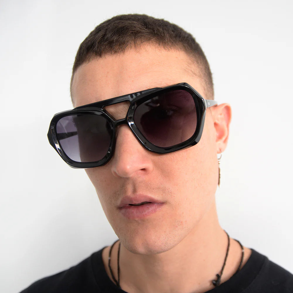 Lentes de Sol - Tiger - Black Shiny - Lente polarizada gris