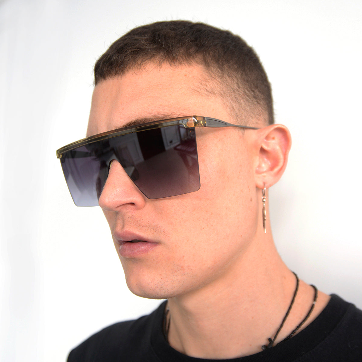 Lentes de Sol - Moscow - Metal oliva - Lente gris degrade