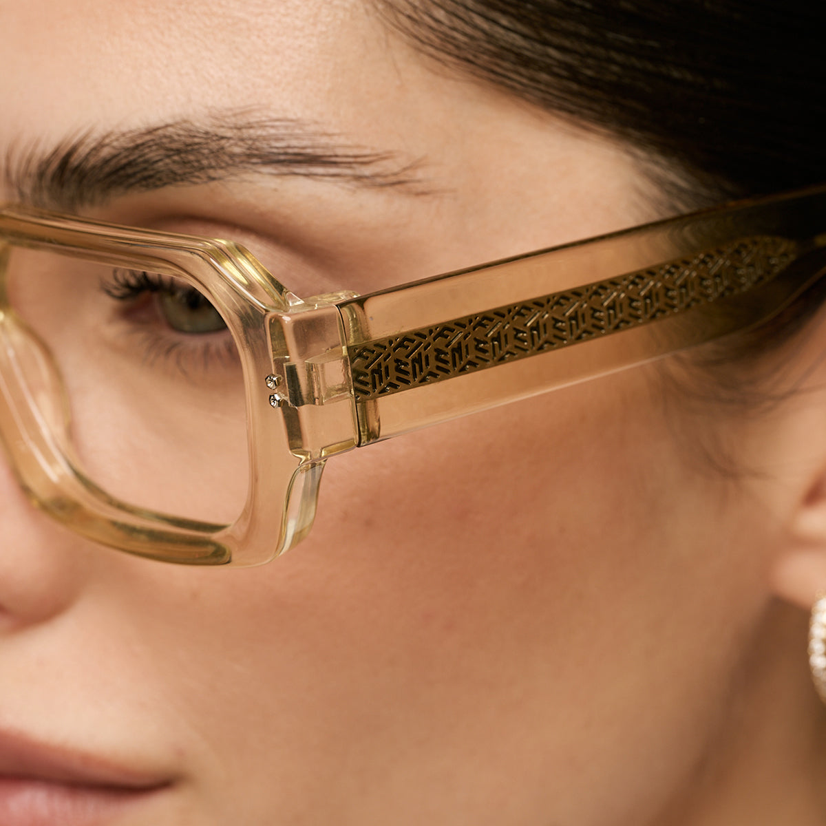 Armazon Bronx Champagne