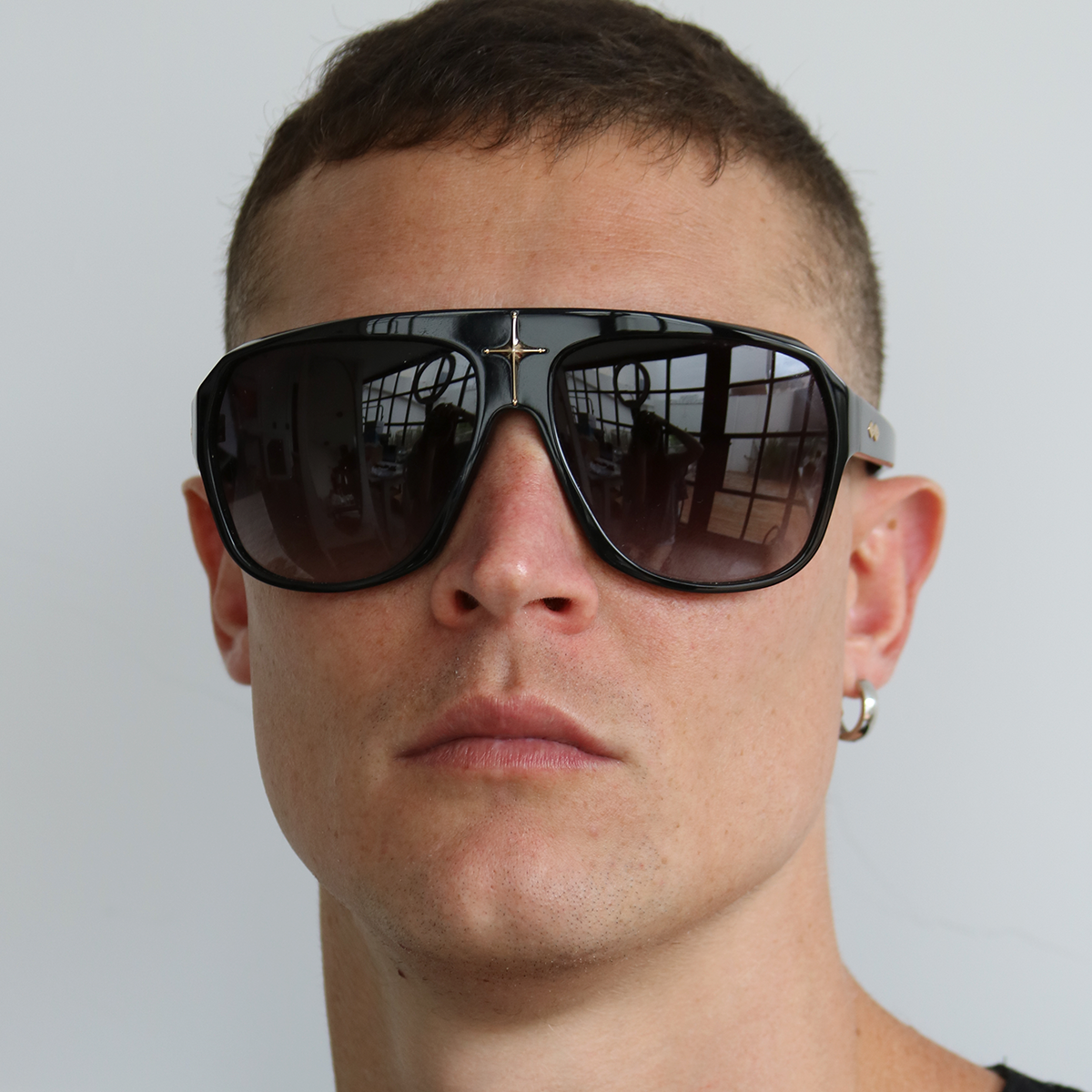 Lentes de Sol  - CRUZ - Negro Brillo - Lente Gris Degrade